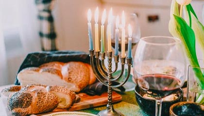 开云体育下载官网-狼队春季赛纪录片-《野心家》：如今，冠军，真的只差最后一步